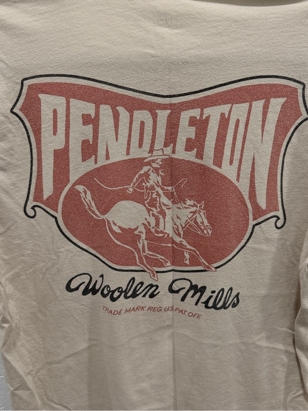 🎁Pendleton Men’s Tan Short Sleeve Tee with Red Graphic